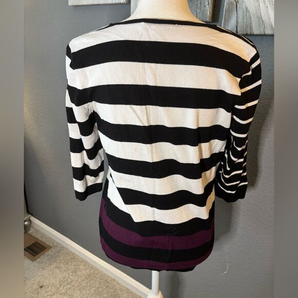 🎄White House Black Market Asymmetrical Sweater - Picture 5 of 10